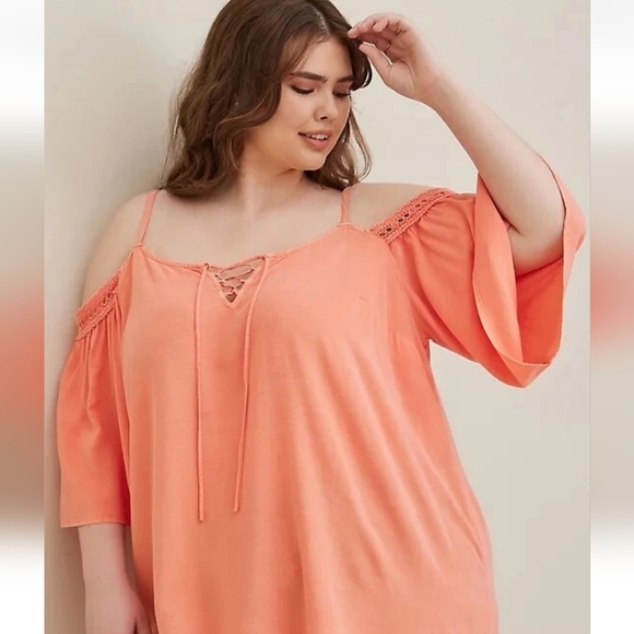 TORRID SIZE 2X FUSION CORAL CHALLIS CROCHET TRIM COLD LACE - UP SHOULDER - Picture 1 of 7